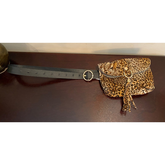 Leopard/cheetah belt with attached purse - Picture 1 of 9